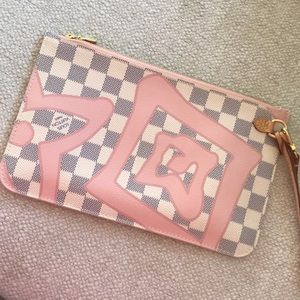 Louis Vuitton Neverfull wristlet